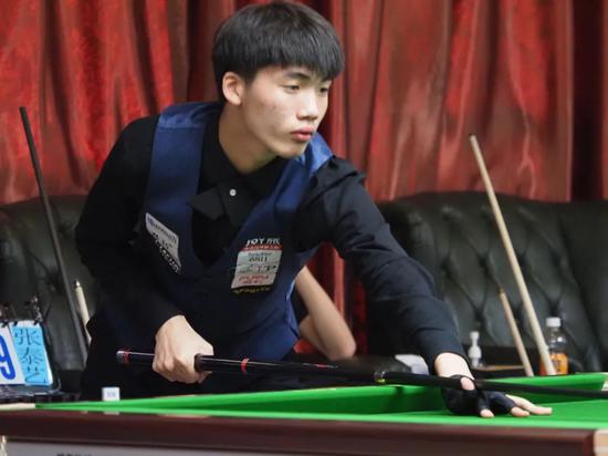 来不仅与他 来不仅与他