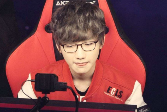 球迷争相讨 球迷争相讨