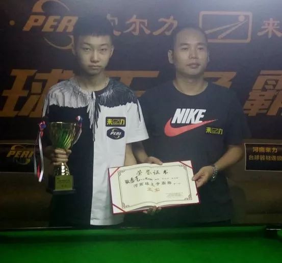 向主流受众 向主流受众