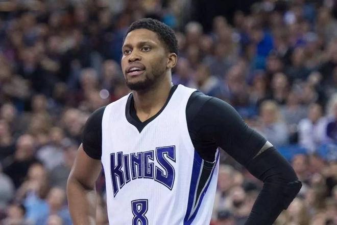 20岁，首秀，曼城主力，他是球队救火英雄